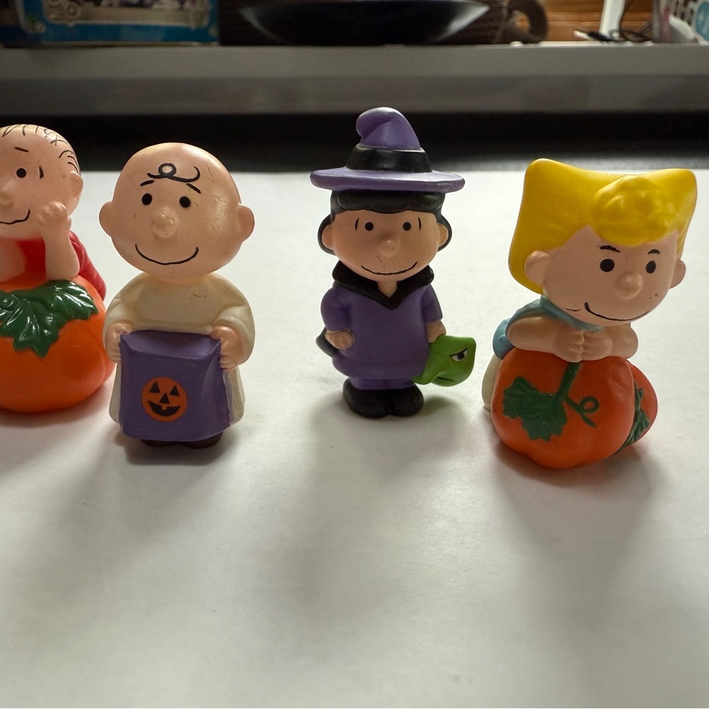 Hallmark Peanuts Halloween Merry Mini’s